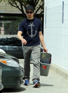 Jeremy Renner on errand run