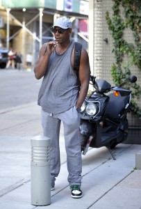 Dave Chappelle Leaving His Hotel