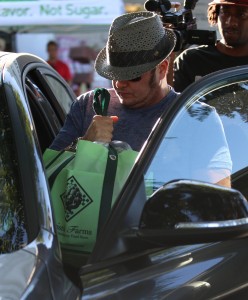 Chaz Bono does some grocery shopping