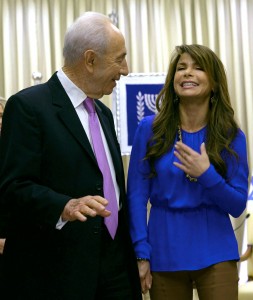 Shimon Peres meets Paula Abdul