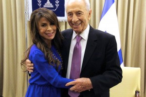 Shimon Peres meets Paula Abdul