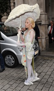 Lady Gaga leaves her hotel