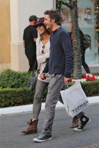 Breckin Meyer shops at TopShop with girlfriend