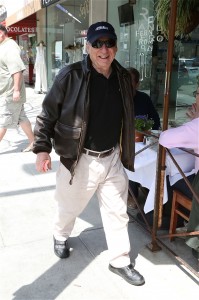 Mel Brooks at  lunch and gets ambushed by autographers