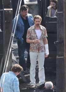 Ryan Gosling is smoking hot on set