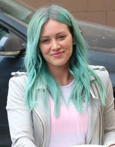 Hillary Duff showing off her new hair color