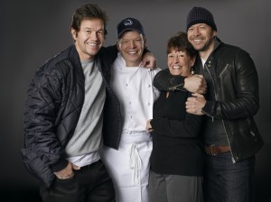 Wahlburgers_Mark, Paul, Alma and Donnie Wahlberg _