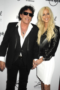 Les Paul's 100th bday_Hard Rock Cafe_Neal Schon_Michaele_new york gossip gal