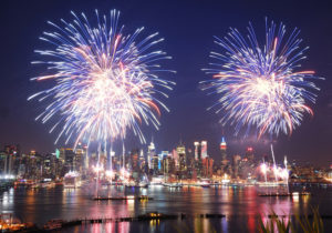 fireworks NYC,_july 4 fireworks_east river july 4_new york gossip gal_Manhattan Independence Day firework 