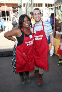 Los Angeles Mission_ Thanksgiving Meal For The Homeless_Sherri Shepherd_Brandon Tyler Russell_new york gossip gal